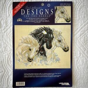 Floss Needlepoint Designs for the‎ Needle Printed Canvas Wild Horses 5904